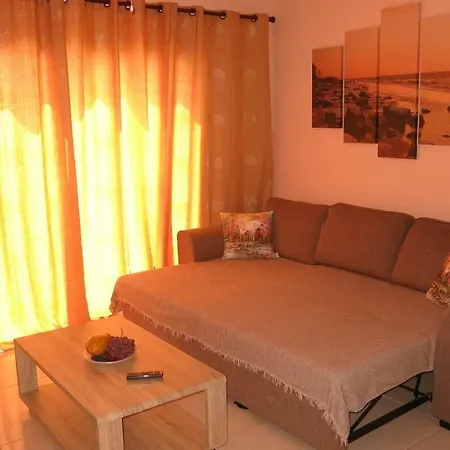 Tenerife With Impressive Pool 25 شقة